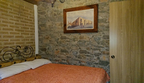 Chambre, vue cour intérieure