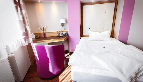 Chambre Simple Standard, 1 grand lit 1 place, non-fumeurs, salle de bains attenante