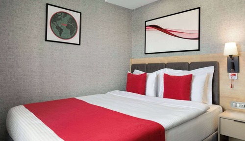 Chambre Standard (Land Side, French Bed)
