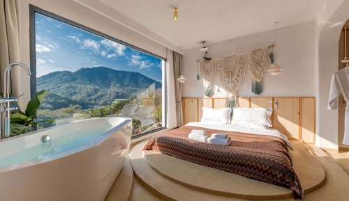 Chambre Double Romantique, vue colline