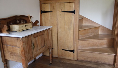Suite Tradition, salle de bains attenante, vue cour intérieure (Hayloft)