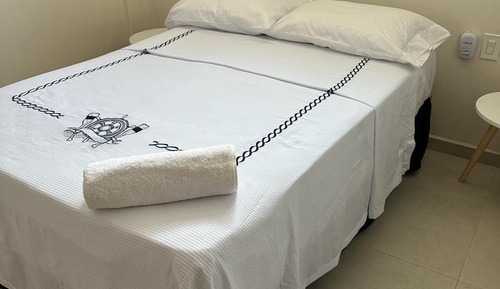 Chambre Deluxe, 1 grand lit, non-fumeurs, salle de bains privée