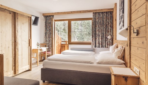 Chambre Standard, 1 très grand lit, non-fumeurs, vue montagne