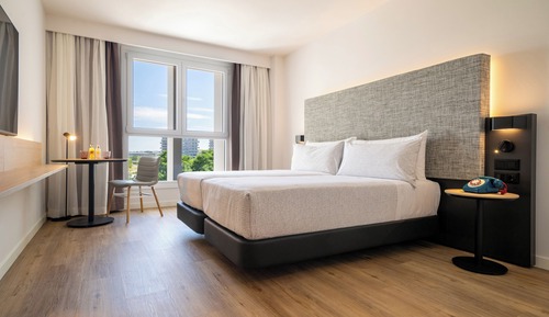 Chambre (The Innside Room)