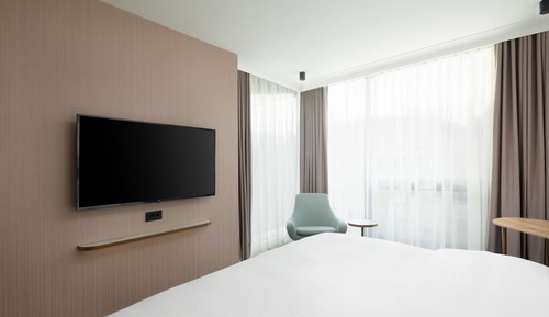 Chambre Supérieure, 1 très grand lit, non-fumeurs, vue ville