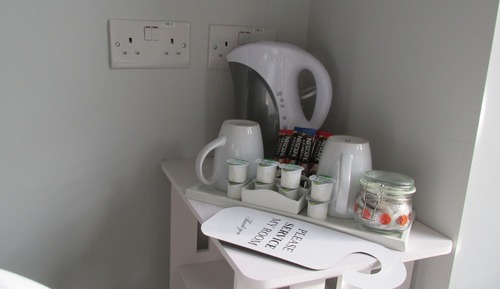 Chambre Simple, salle de bains attenante