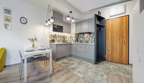 Studio (B 303)