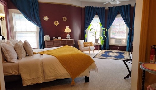 Chambre Classique, 1 grand lit, vue ville