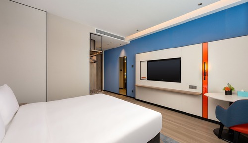 Chambre Standard, 1 très grand lit, vue ville