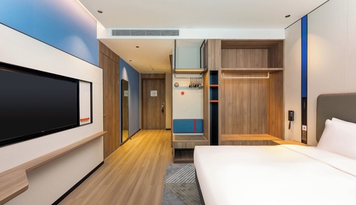 Chambre, 1 très grand lit, accessible aux personnes à mobilité réduite