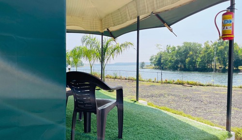 Tente Luxe, vue lac