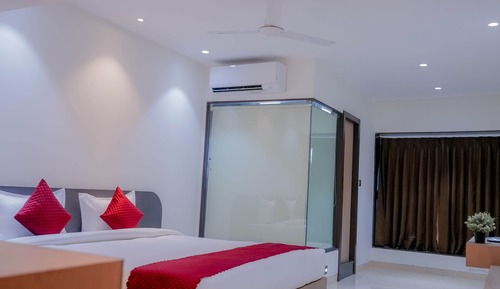 Chambre Deluxe, 1 très grand lit, vue ville, en bord de lac