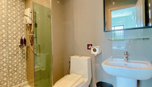 Chambre Quadruple Familiale, 2 grands lits, fumeurs, salle de bains privée