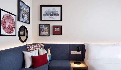Chambre, 1 grand lit et 1 canapé-lit