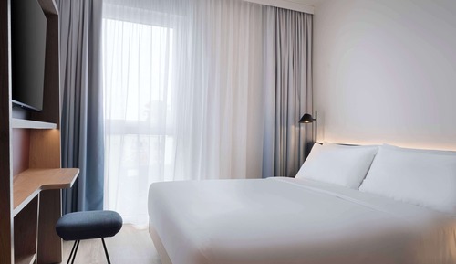 Chambre, 1 très grand lit
