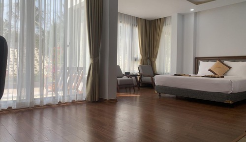 Chambre Double Deluxe, 1 très grand lit, vue colline