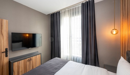 Chambre Familiale, 2 lits doubles, cuisine, vue ville
