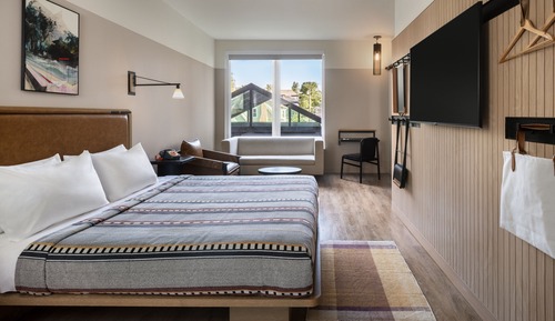 Chambre, 1 très grand lit, non-fumeurs