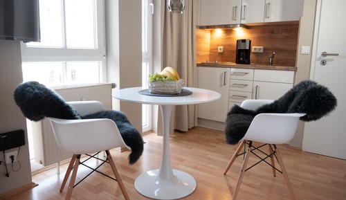 Appartement, salle de bains privée, vue cour intérieure (Gartenblick Appartement )