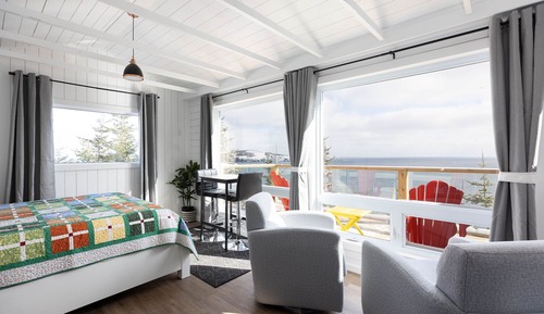 Cabane, vue océan, en front de mer