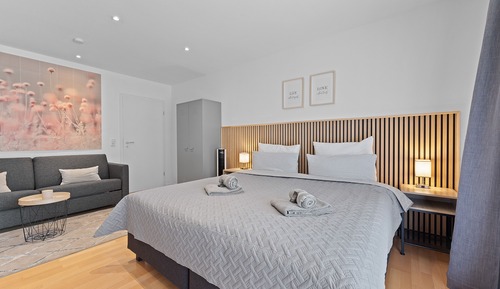 Appartement Majestueux, 3 chambres, cuisine, côté jardin