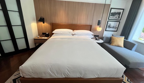 Chambre Deluxe, 1 très grand lit, non-fumeurs, vue lac