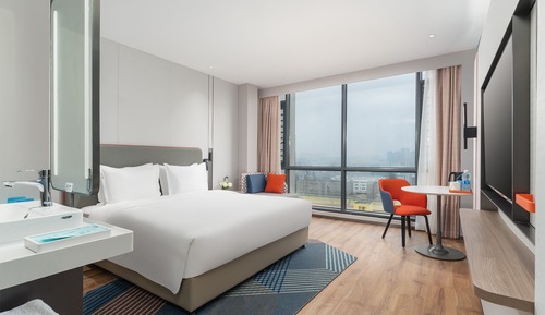 Chambre Standard, 1 très grand lit, balcon (High Floor)