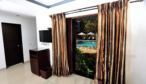 Chambre Luxe, vue piscine
