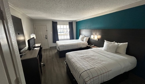 Chambre, 2 lits doubles, accessible aux personnes à mobilité réduite, non-fumeurs