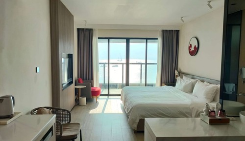 Chambre « Premier », 1 très grand lit, non-fumeurs, vue mer