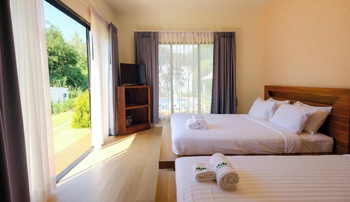 Chambre Familiale, patio, vue fleuve