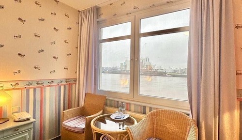 Chambre Standard Double ou avec lits jumeaux, 2 lits une place, vue fleuve, en bord de plage