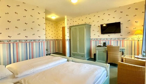 Chambre Standard Double ou avec lits jumeaux, 2 lits une place, salle de bains attenante