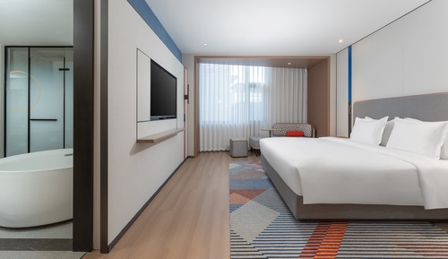 Chambre Standard, 1 très grand lit (Separate Bath / Walk-In Shower)