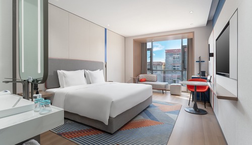 Chambre Standard, 1 très grand lit, vue ville