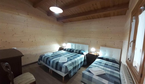 Chambre Triple Affaires, vue montagne