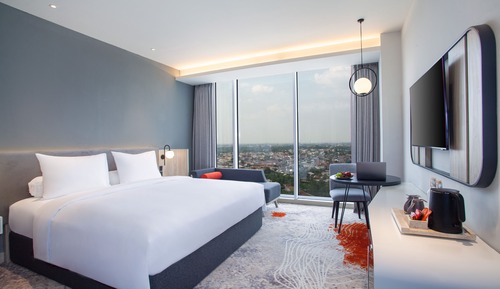 Chambre (Stay and Savor Package)