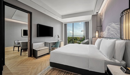 Suite, 1 très grand lit et 1 canapé-lit