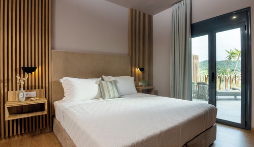 Chambre Deluxe Double ou avec lits jumeaux, baignoire à jets, vue partielle sur la mer