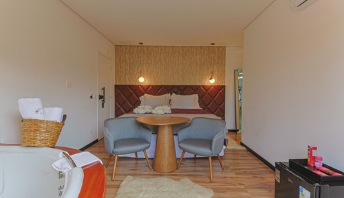 Chambre Double Exclusive, 1 très grand lit, non-fumeurs, baignoire à jets