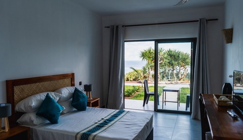 Chambre Junior, plusieurs lits, non-fumeurs, vue mer