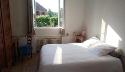 Chambre Double, salle de bains commune (Chambre Blanche)