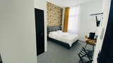 Basic Room, 1 Queen Bed, Terrace