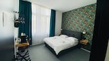 Basic Room, 1 Queen Bed