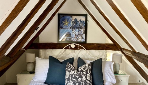 Chambre Double Supérieure, salle de bains attenante, vue jardin (Bluebell)