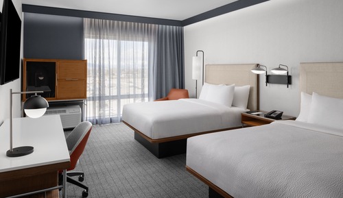 Chambre, 2 grands lits (Mobility Accessible, Roll-in Shower)