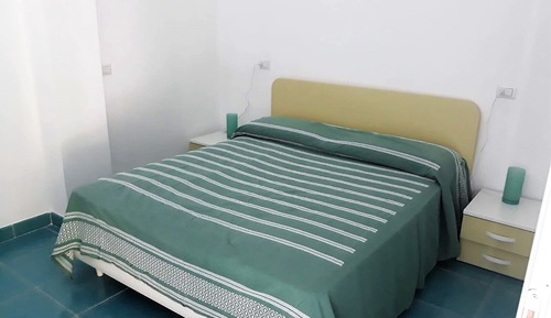 Appartement Confort, 1 lit double et 1 canapé-lit, vue partielle sur la mer, rez-de-chaussée