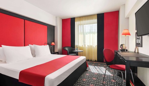 Chambre Confort (Plus, 1 King Bed or 2 Twin Beds)