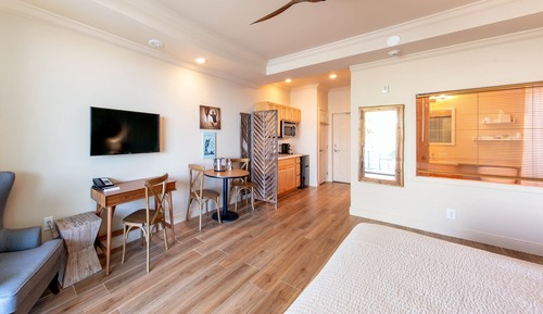 Accessible Premium Waterfront with King Bed Non-Smoking
