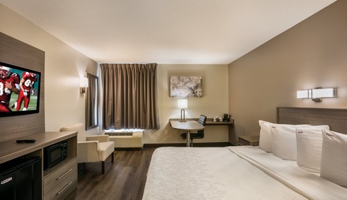 Chambre Supérieure, 1 très grand lit, accessible aux personnes à mobilité réduite (Smoke Free)